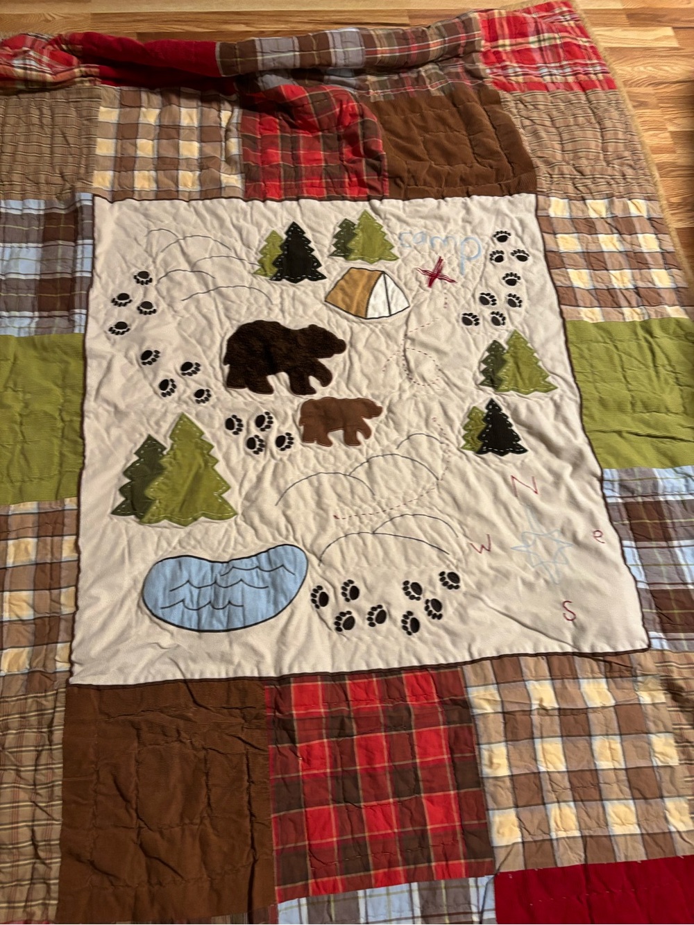 Woolrich Cream Patchwork Quilt with Brown Bears and Green Trees